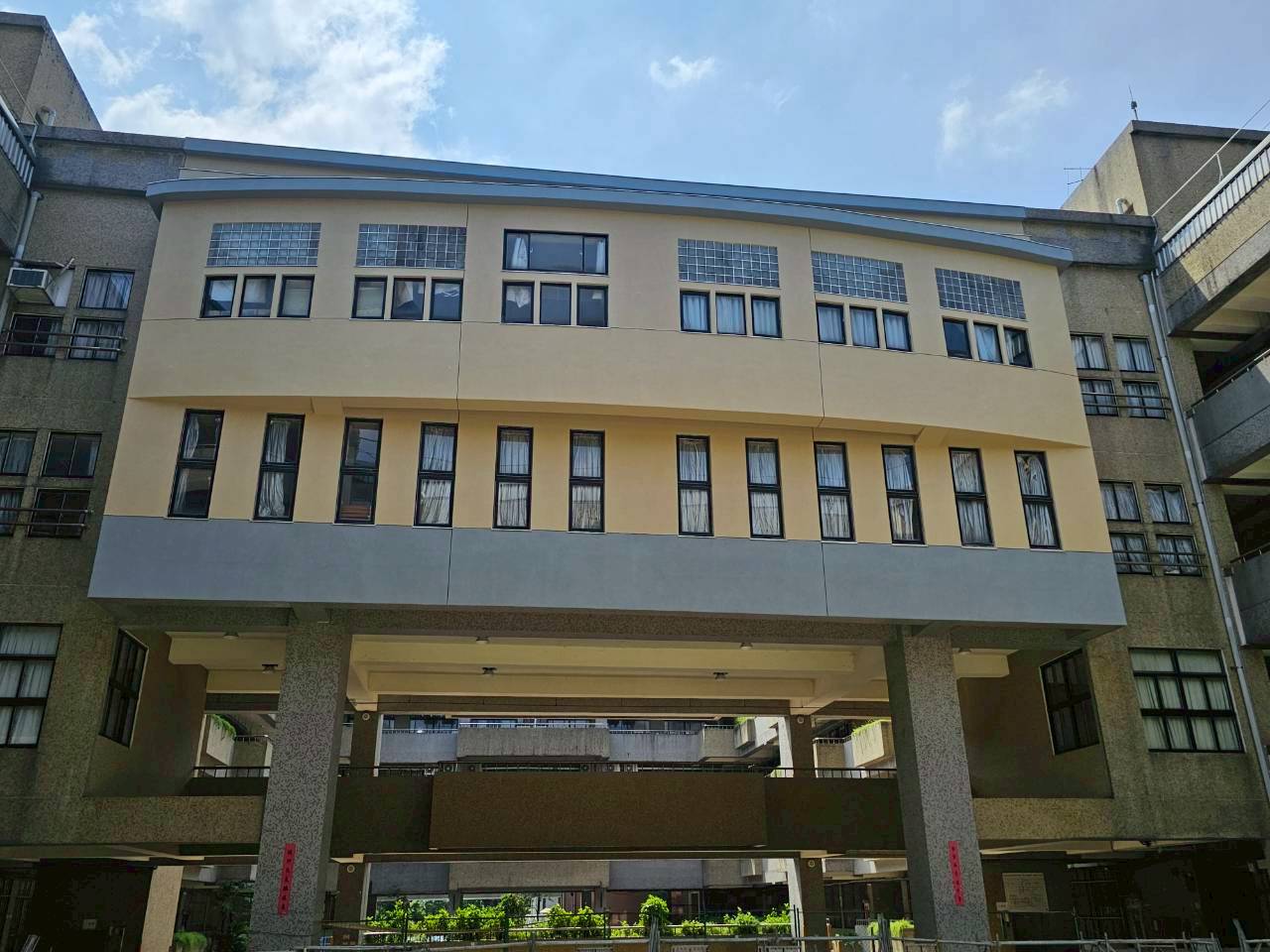 【翻新神技大公開✨】舊大樓拉皮一定要敲掉磁磚嗎？